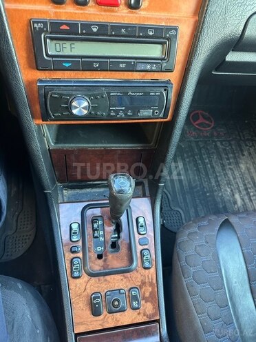 Mercedes C 240 1998, 298,000 km - 2.4 л - Gəncə
