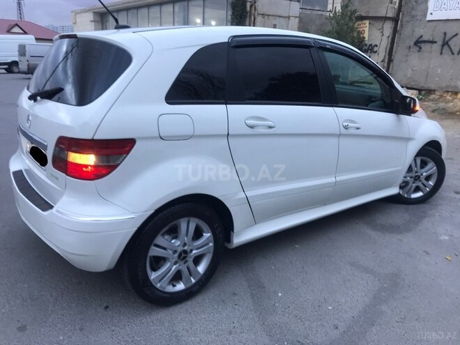 Mercedes B 180 2011, 174,000 km - 1.6 l - Sumqayıt