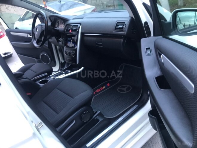 Mercedes B 180 2011, 174,000 km - 1.6 l - Sumqayıt