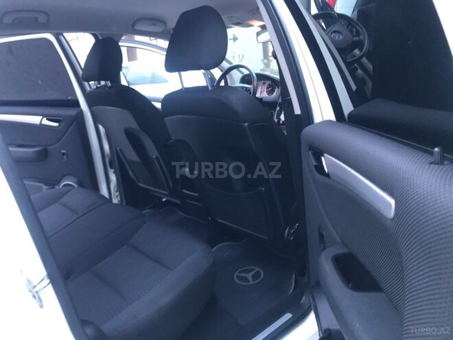 Mercedes B 180 2011, 174,000 km - 1.6 l - Sumqayıt