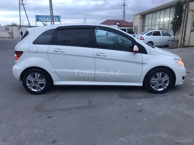 Mercedes B 180 2011, 174,000 km - 1.6 l - Sumqayıt