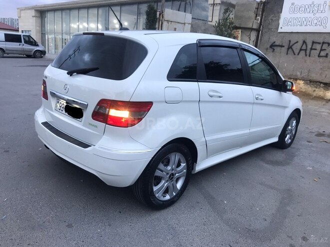 Mercedes B 180 2011, 174,000 km - 1.6 l - Sumqayıt
