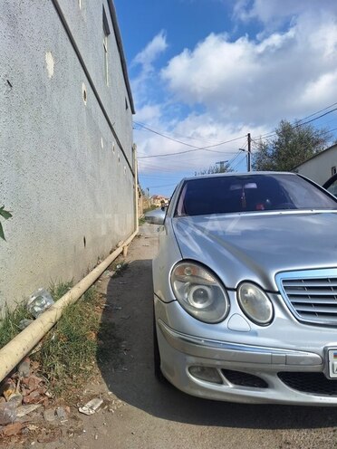 Mercedes E 270 2003, 470,001 km - 2.7 l - Bakı