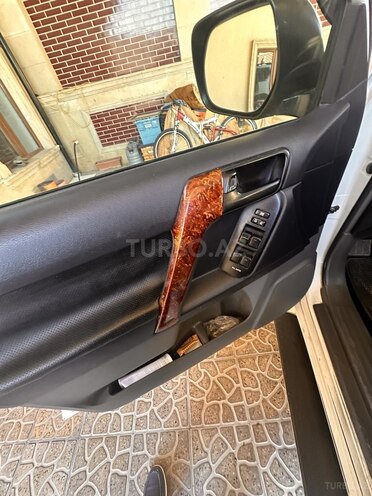 Toyota Land Cruiser Prado 2012, 340,000 km - 3.0 л - Bakı