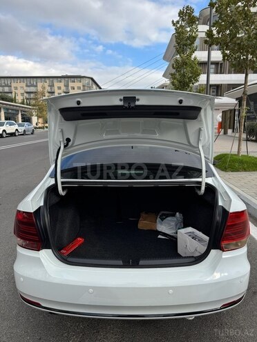 Volkswagen Polo 2019, 84,900 km - 1.6 l - Bakı