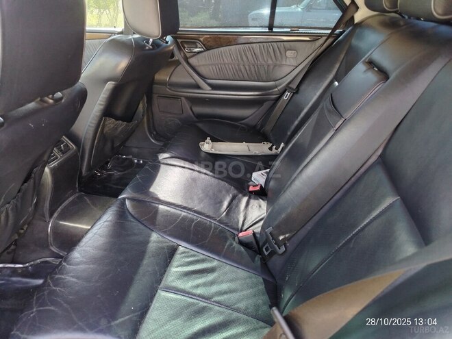 Mercedes E 320 2000, 321,921 km - 3.2 l - Bərdə