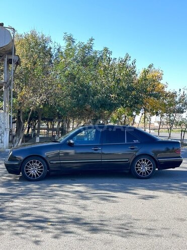 Mercedes E 320 2000, 342,274 km - 3.2 l - Kürdəmir
