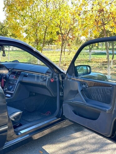 Mercedes E 320 2000, 342,274 km - 3.2 l - Kürdəmir