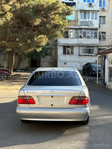 Mercedes E 240 2000, 270,000 km - 2.4 l - Bakı