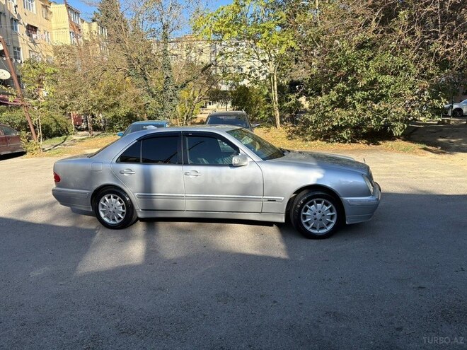 Mercedes E 240 2000, 270,000 km - 2.4 l - Bakı