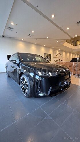 BMW iX-4