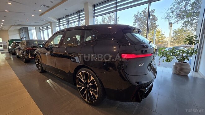 BMW iX-6