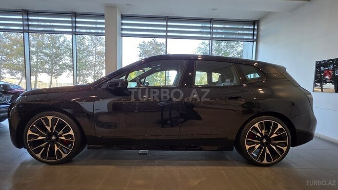 BMW iX-7