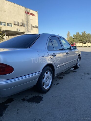 Mercedes E 220 1997, 380,000 km - 2.2 l - Bakı