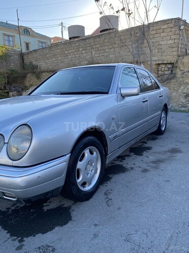 Mercedes E 220 1997, 380,000 km - 2.2 l - Bakı