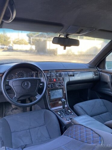 Mercedes E 220 1997, 380,000 km - 2.2 l - Bakı
