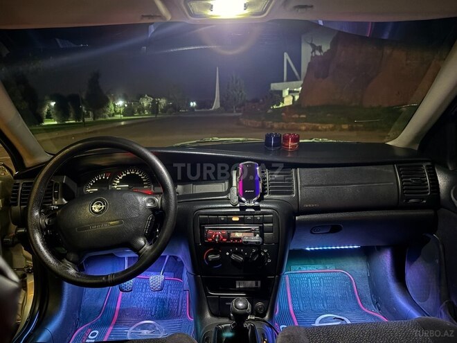 Opel Vectra 1999, 245,000 km - 1.6 l - Xaçmaz
