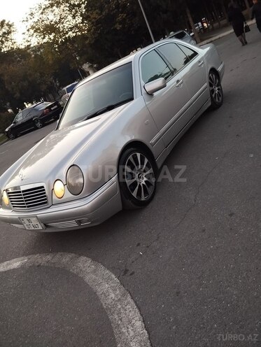 Mercedes E 240 1998, 385,623 km - 2.4 l - Mingəçevir