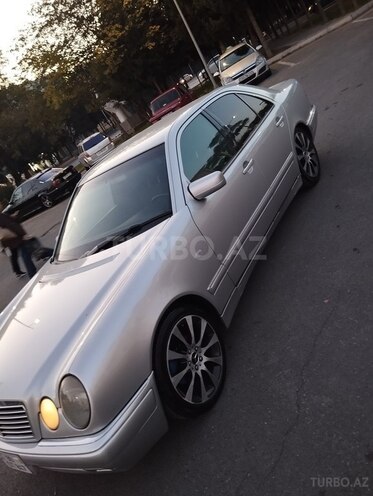 Mercedes E 240 1998, 385,623 km - 2.4 l - Mingəçevir