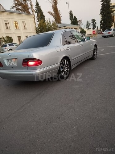 Mercedes E 240 1998, 385,623 km - 2.4 l - Mingəçevir