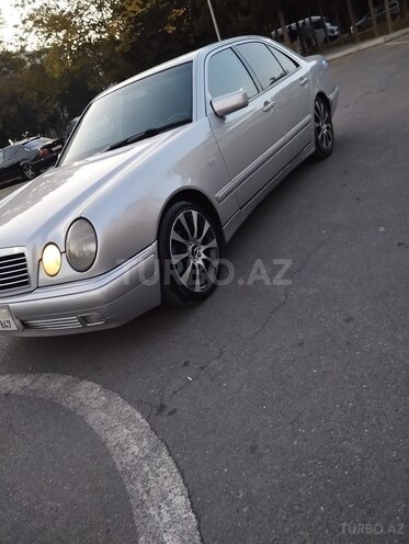 Mercedes E 240 1998, 385,623 km - 2.4 l - Mingəçevir