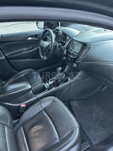 Chevrolet Cruze 2017, 141,717 km - 1.4 l - Qazax