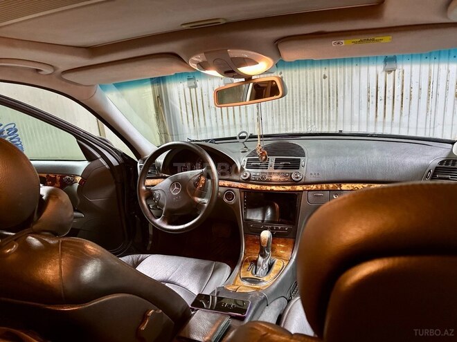 Mercedes E 240 2005, 296,000 km - 2.6 l - Bakı