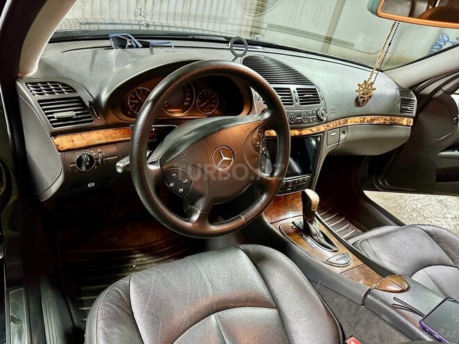 Mercedes E 240 2005, 296,000 km - 2.6 l - Bakı