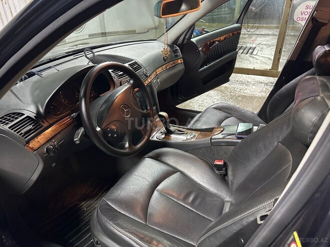 Mercedes E 240 2005, 296,000 km - 2.6 l - Bakı