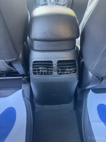 Kia Carens-5