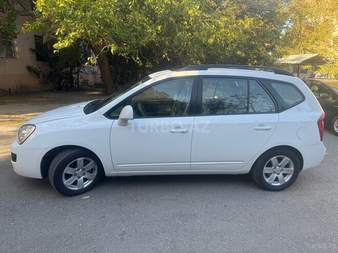 Kia Carens-2
