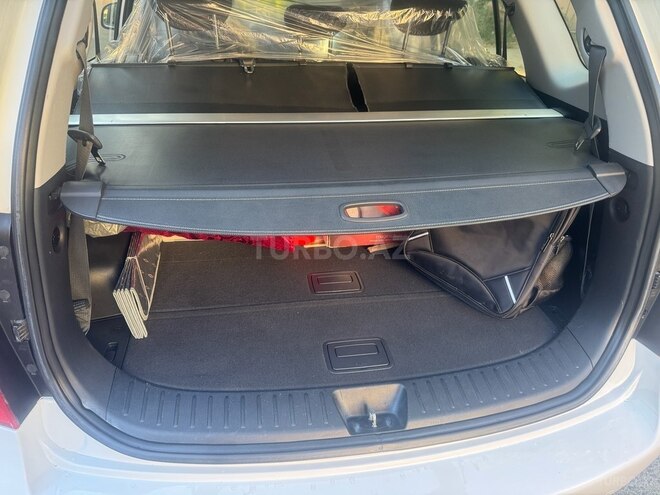 Kia Carens-10