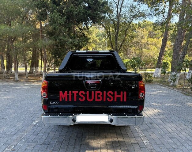 Mitsubishi L200 2014, 183,750 km - 2.5 l - Bakı