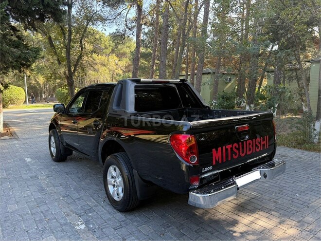 Mitsubishi L200 2014, 183,750 km - 2.5 l - Bakı