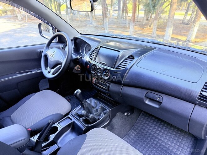 Mitsubishi L200 2014, 183,750 km - 2.5 l - Bakı