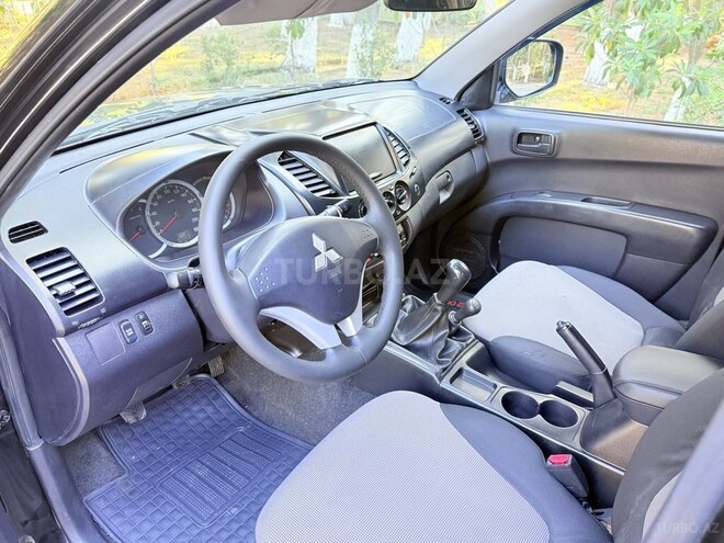 Mitsubishi L200 2014, 183,750 km - 2.5 l - Bakı