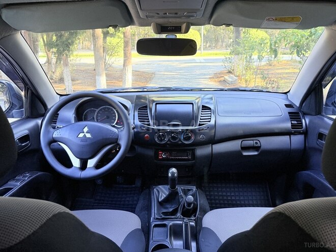 Mitsubishi L200 2014, 183,750 km - 2.5 l - Bakı