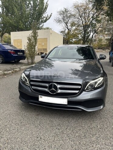 Mercedes E 220 d 2018, 223,000 km - 2.0 l - Bakı