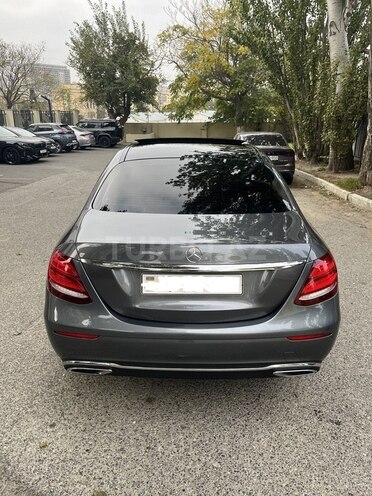 Mercedes E 220 d 2018, 223,000 km - 2.0 l - Bakı