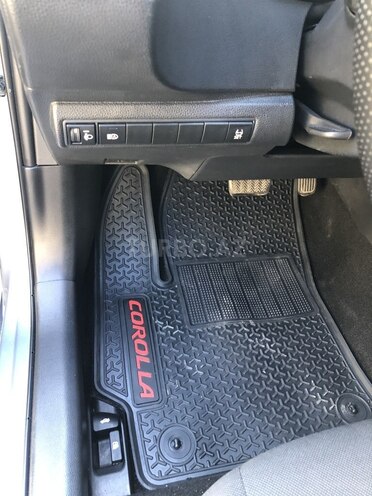 Toyota Corolla 2019, 179,740 km - 1.6 л - Bakı