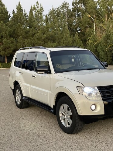 Mitsubishi Pajero 2007, 279,000 km - 3.0 l - Bakı