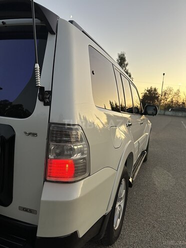 Mitsubishi Pajero 2007, 279,000 km - 3.0 l - Bakı