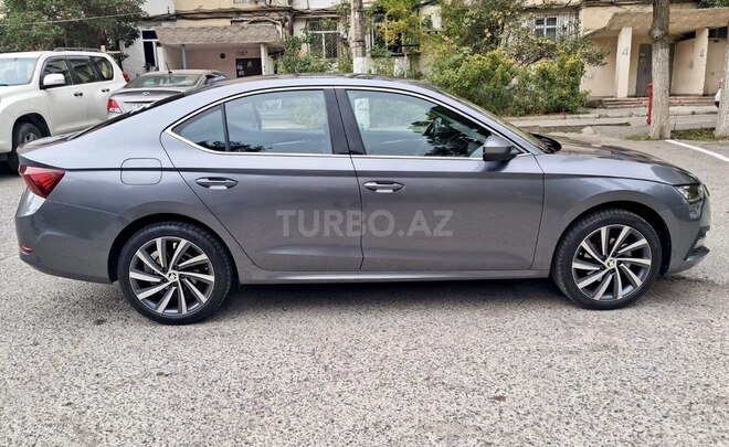 Skoda Octavia 2023, 13,600 km - 1.6 л - Bakı