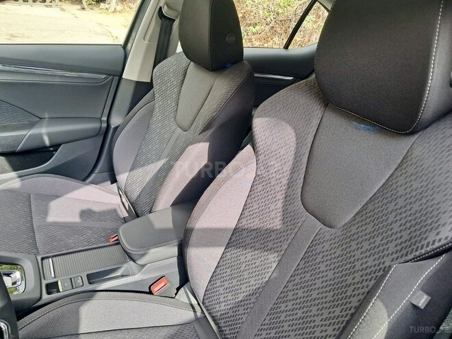 Skoda Octavia 2023, 13,600 km - 1.6 л - Bakı