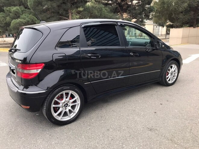 Mercedes B 180 2010, 176,000 km - 1.7 l - Sumqayıt