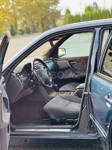 Mercedes E 270 2000, 338,000 km - 2.7 l - Ağcabədi