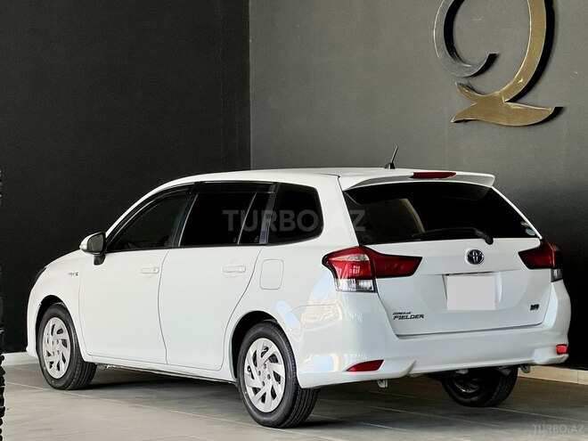 Toyota Corolla Fielder-9