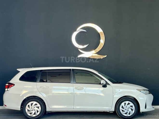 Toyota Corolla Fielder-11