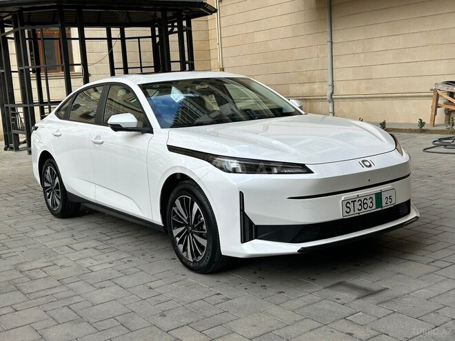 Changan Qiyuan A05 2025, 0 km - 1.5 л - Bakı