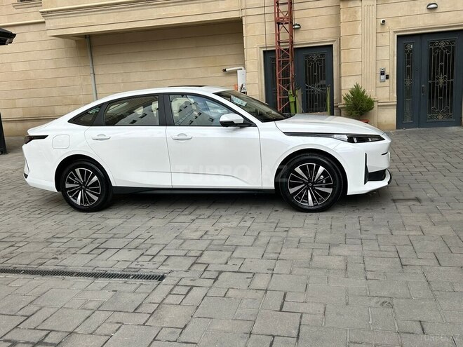 Changan Qiyuan A05 2025, 0 km - 1.5 л - Bakı
